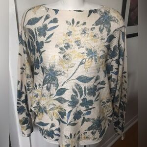 New ! Luisa Ricci Sweater - Size Medium